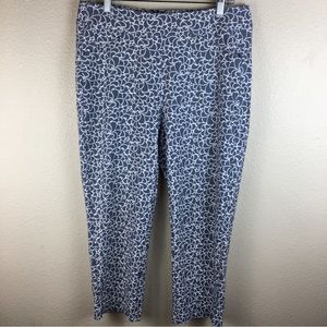 Chico's Travelers Pull-on Pants Gray Floral Stretch Elastic Waist Size 1/8